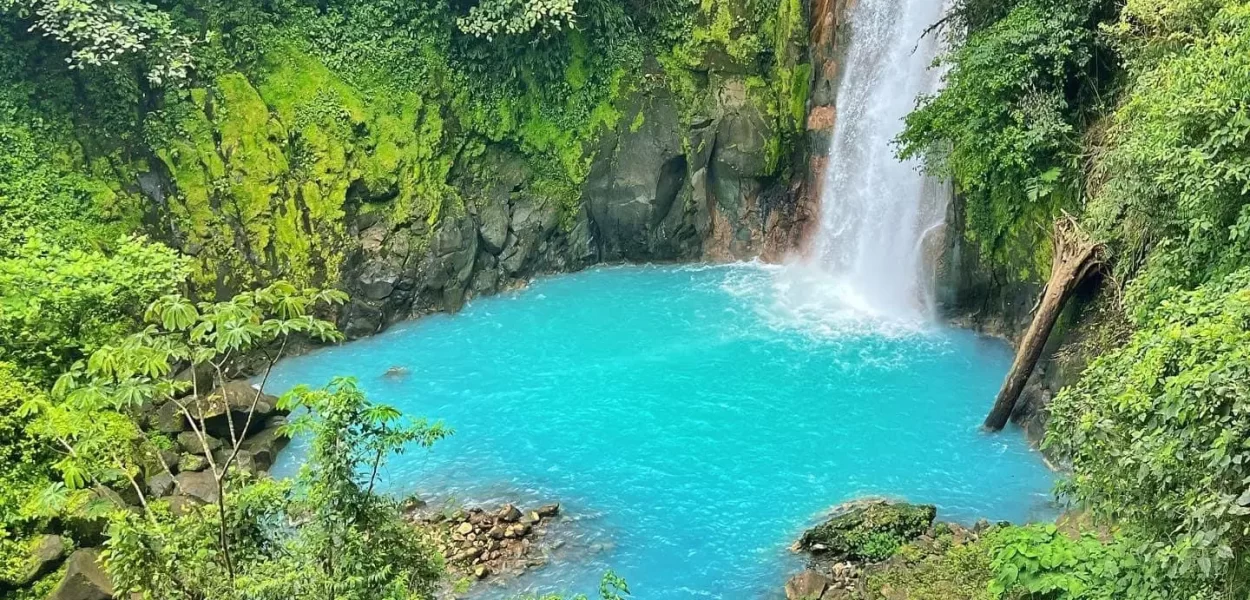 Rio Celeste Tourquise River and Waterfall in Costa Rica Tenorio National Park